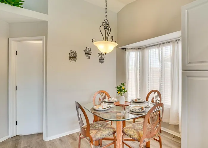 6 Mi To Dtwn: Gem W/ Outdoor Oasis! Holiday home Tucson