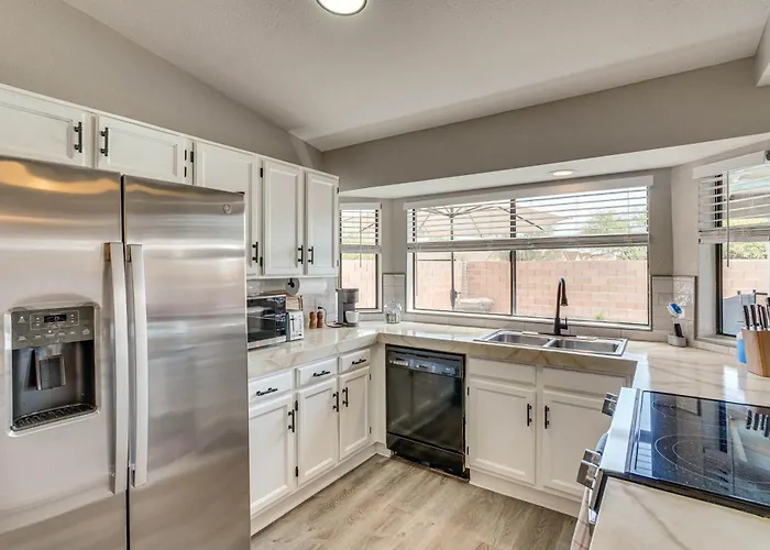 6 Mi To Dtwn: Gem W/ Outdoor Oasis! * Tucson