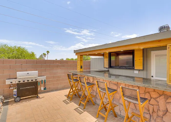 6 Mi To Dtwn: Gem W/ Outdoor Oasis! *