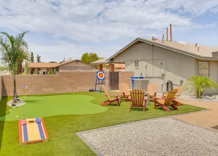 Holiday home 6 Mi To Dtwn: Gem W/ Outdoor Oasis!