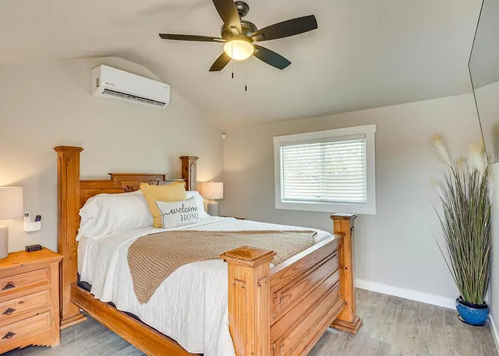 6 Mi To Dtwn: Gem W/ Outdoor Oasis! *